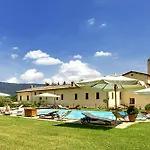 San Pietro Sopra Le Acque & Resort Massa Martana