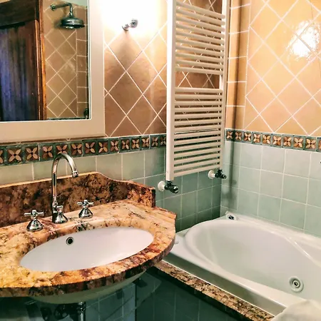 San Pietro Sopra Le Acque & 4* Massa Martana