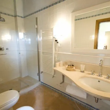 San Pietro Sopra Le Acque & منتجع ماسا مارتانا