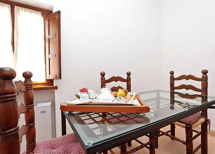 San Pietro Sopra Le Acque & 4* Massa Martana