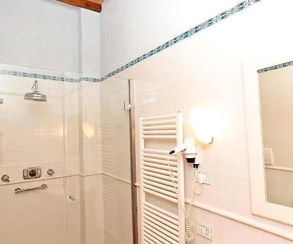 San Pietro Sopra Le Acque & 4*