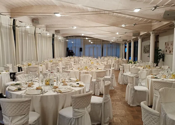 San Pietro Sopra Le Acque & Resort Massa Martana