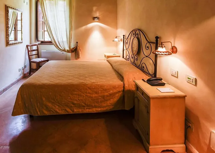 San Pietro Sopra Le Acque & マッサ・マルターナ